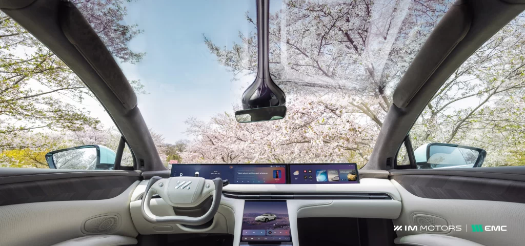 IM LS7 luxurious dashboard 